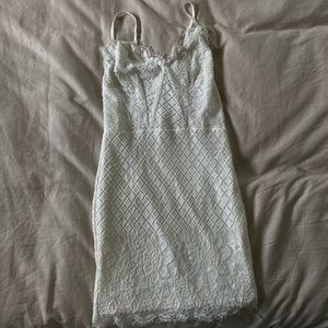 White lace bodycon dress